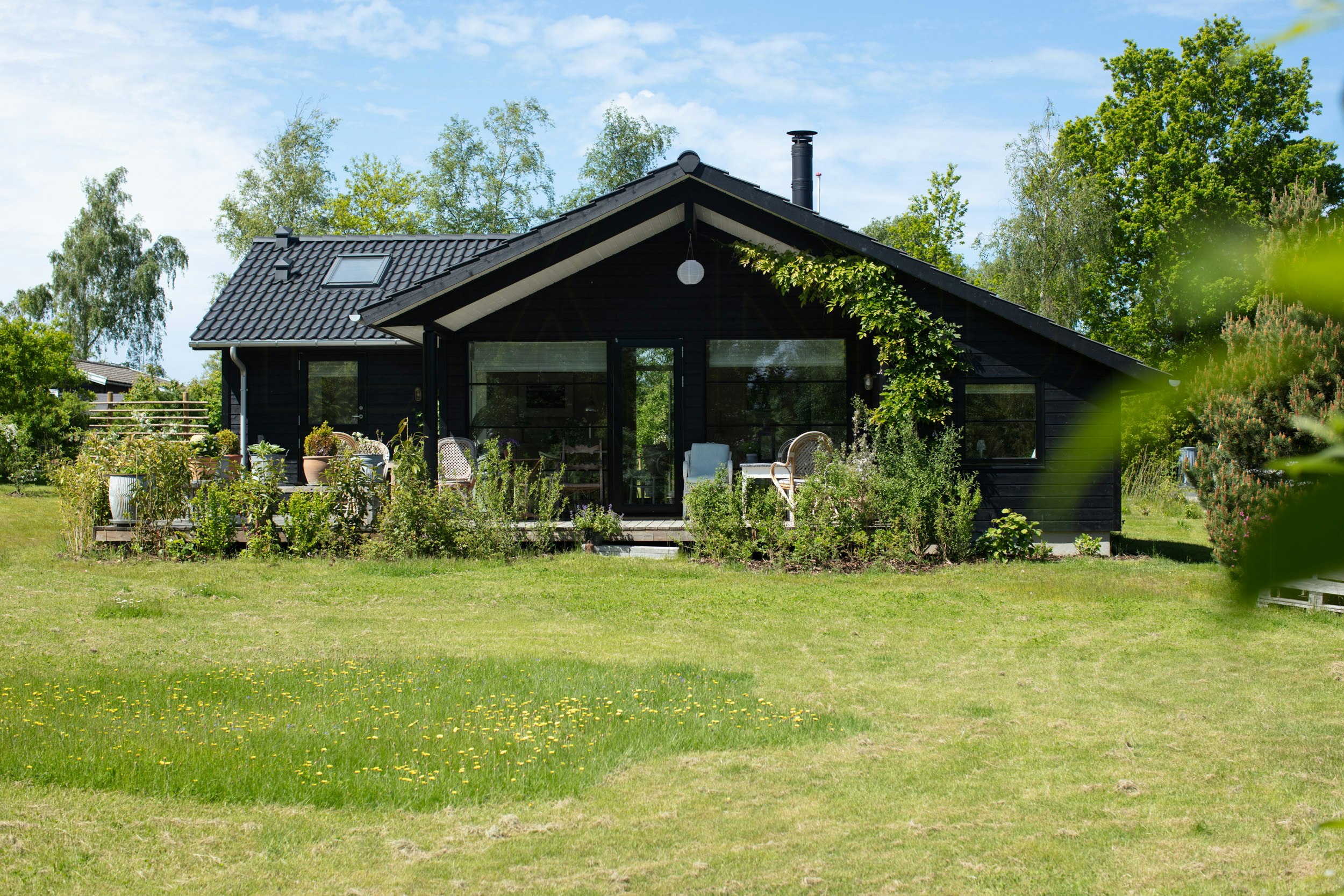 Enjoy the sun in a personal summer house close to Tisvildeleje
