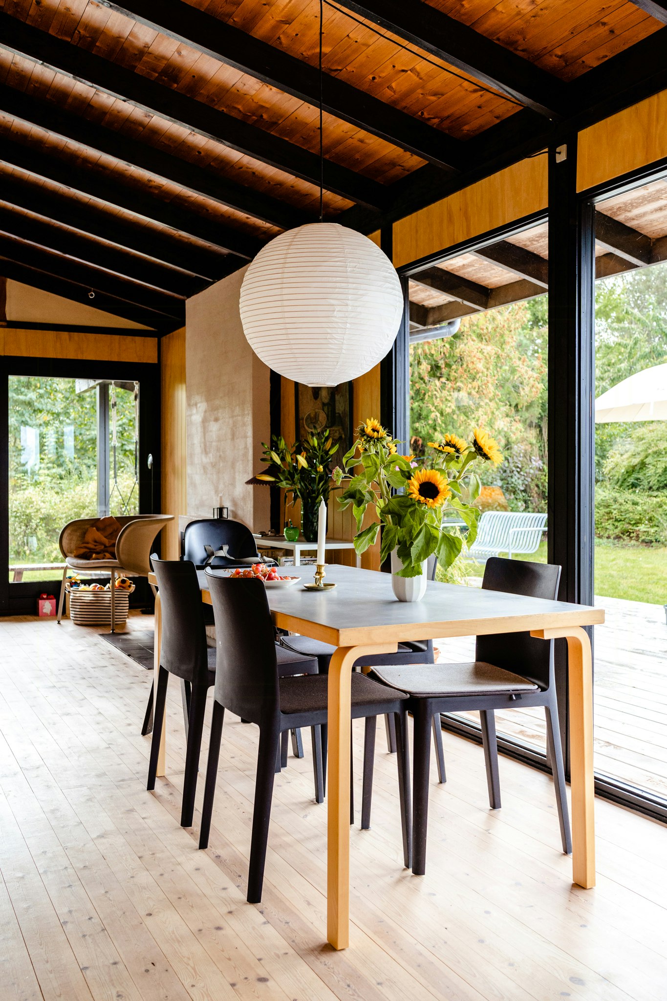 Newly renovated 70s summer house with a unique location surrounded by nature