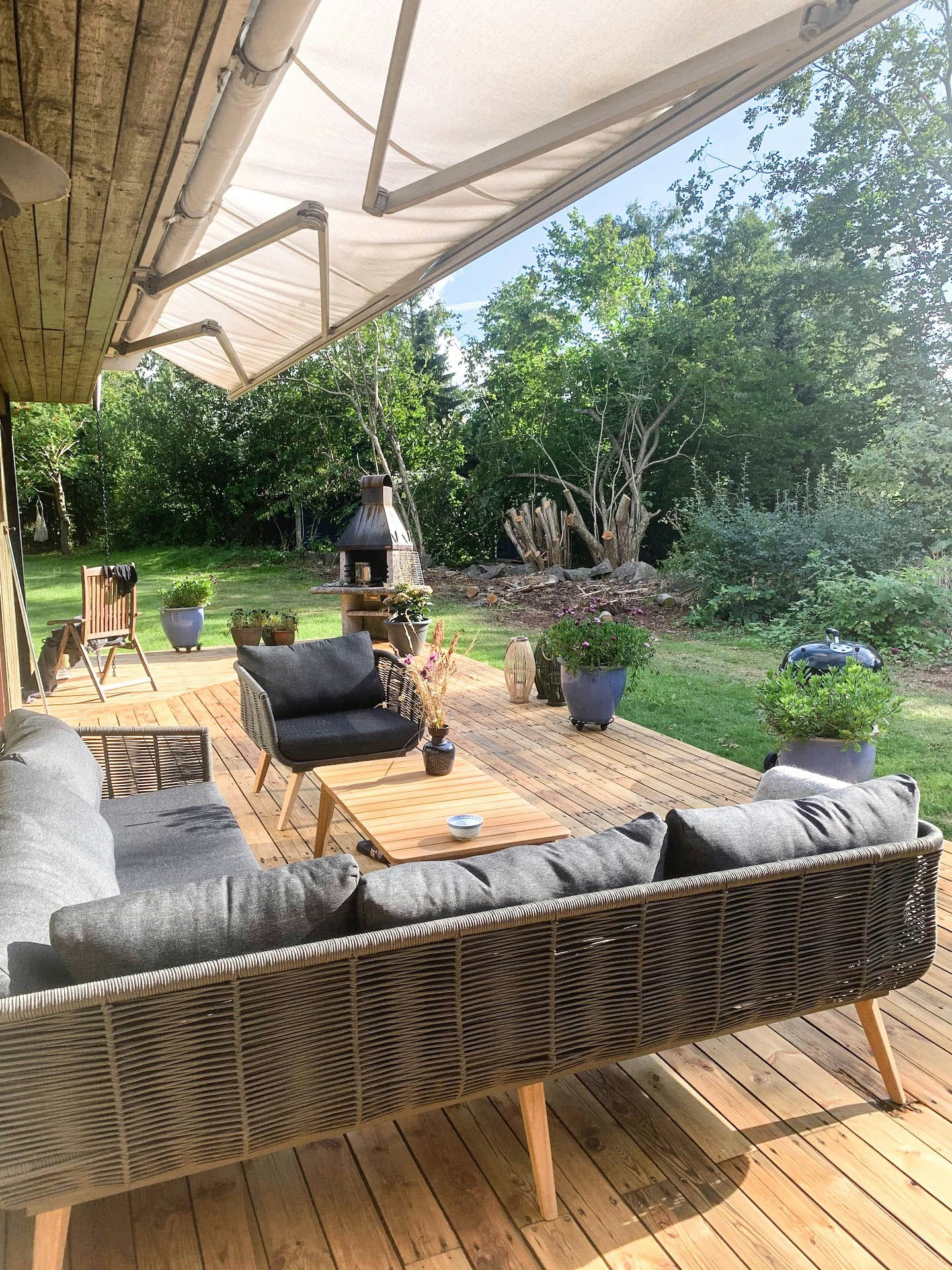 Authentic summer house with an undisturbed garden