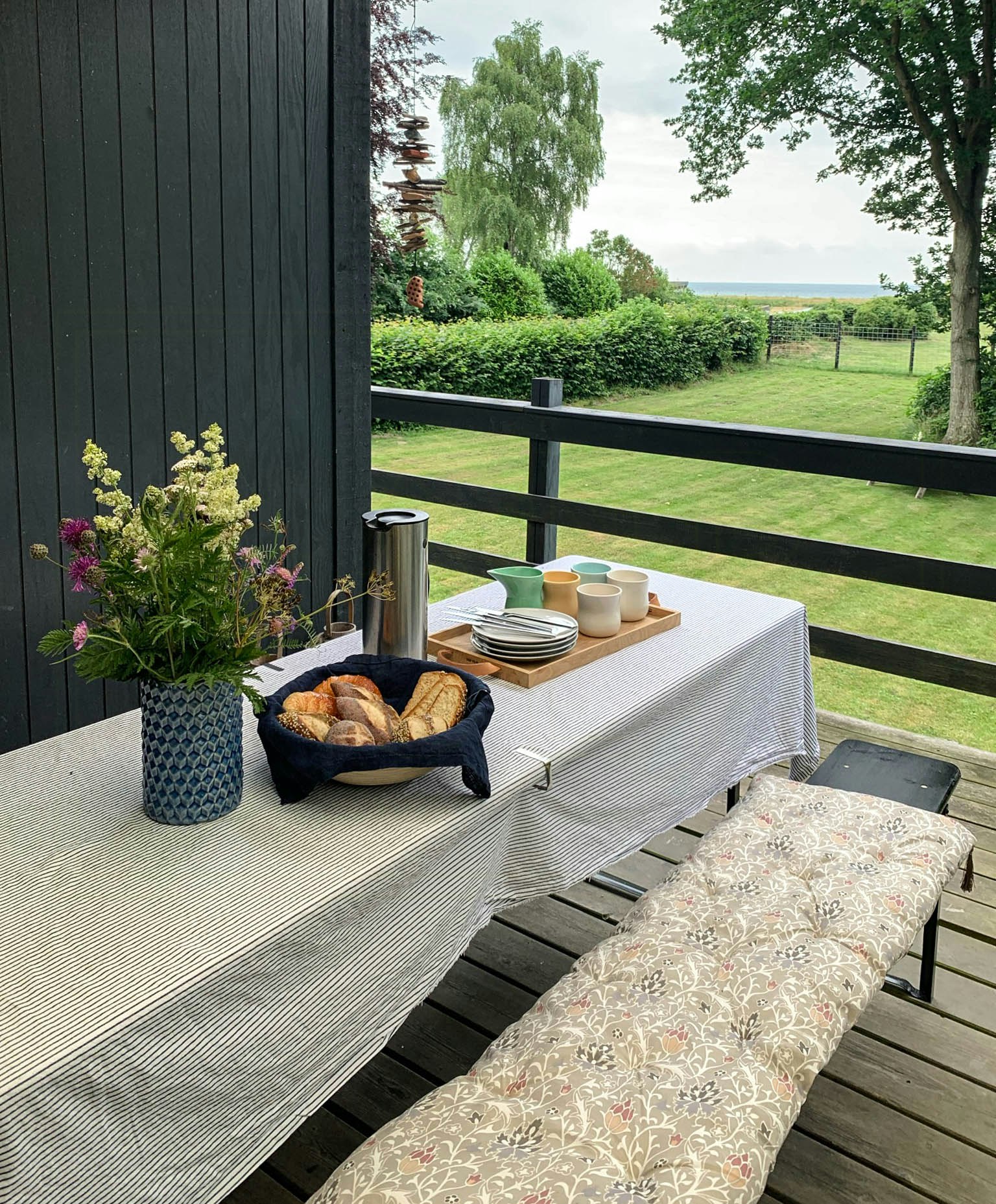 Incredible retro summer house with seaview and beautiful nature