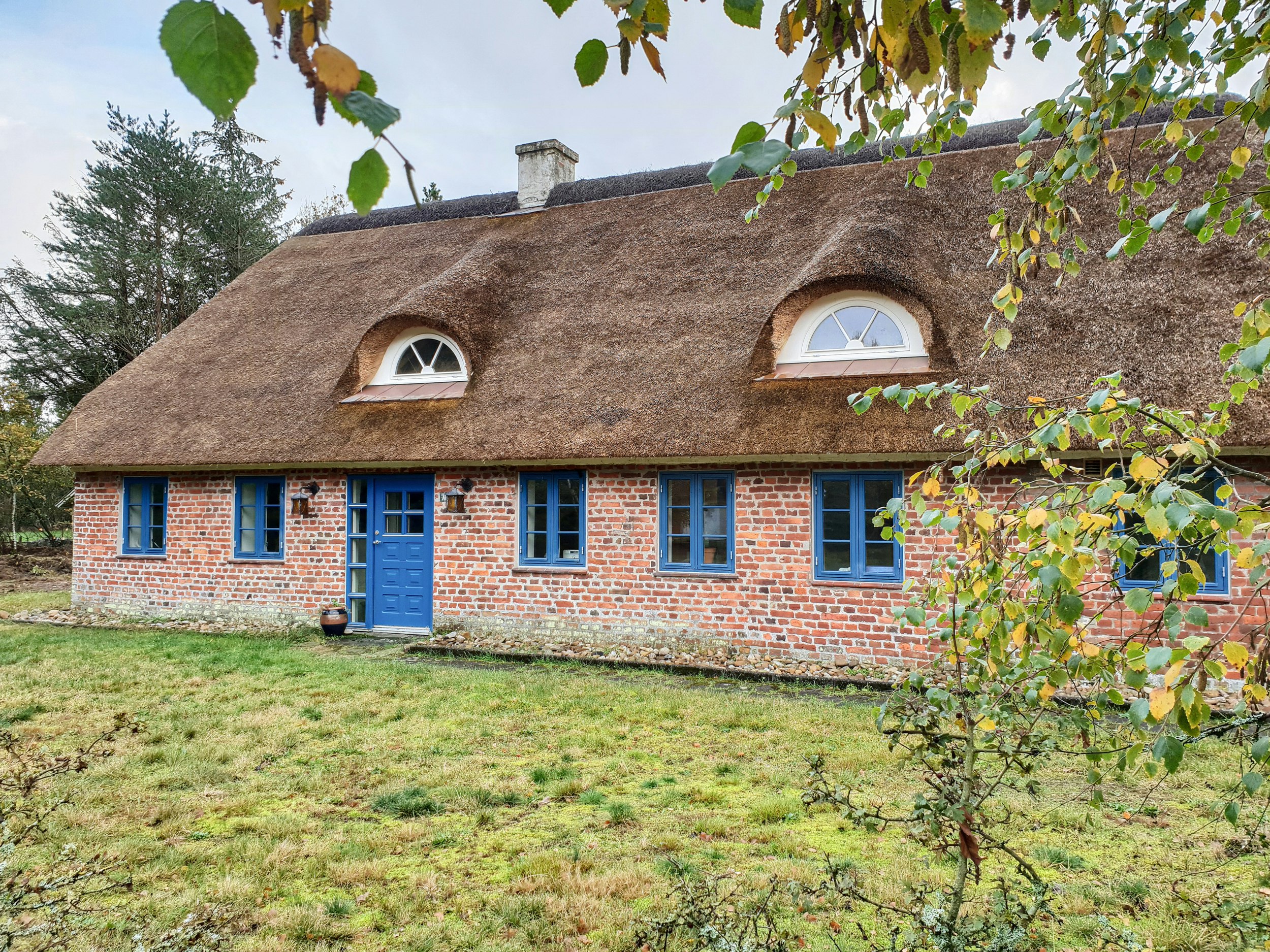 Historic summer house with outdoor swimmingpool and spa
