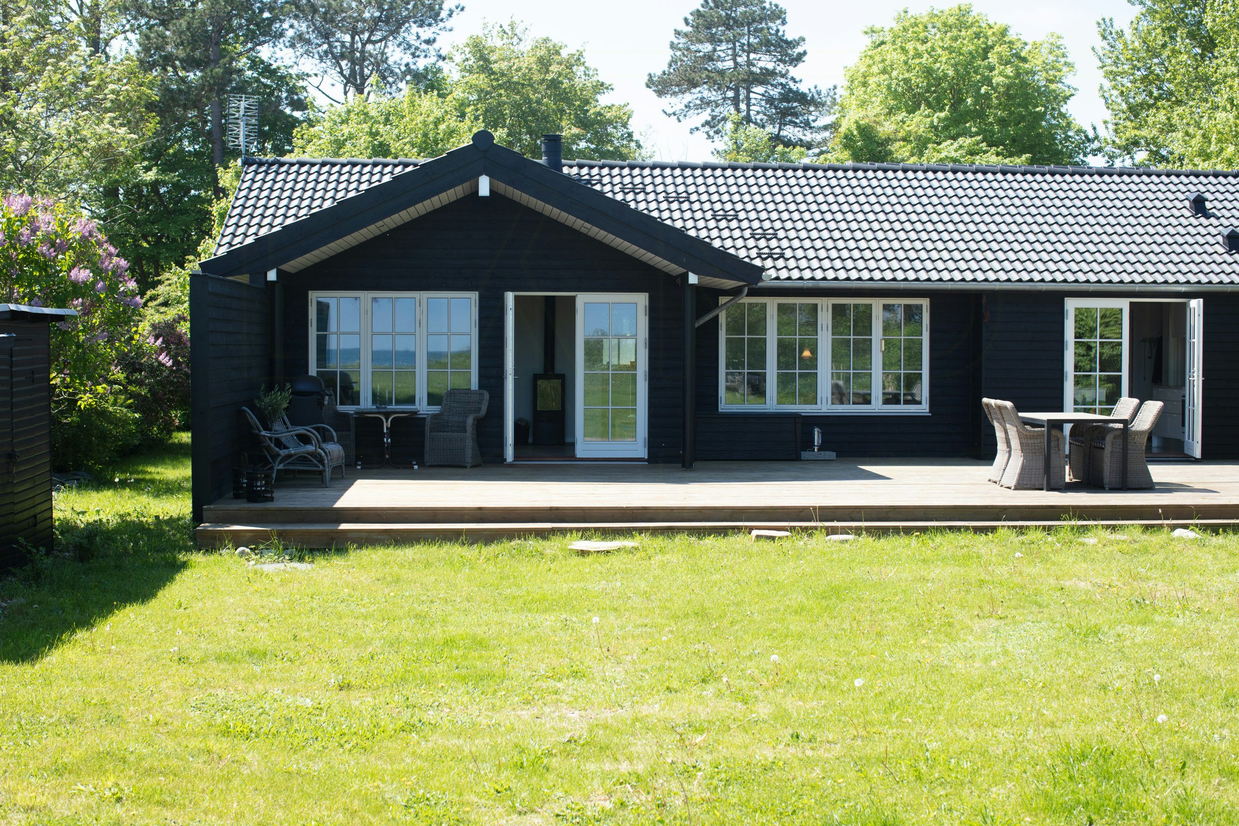Enjoy a summer house with sea view and many outdoor activities