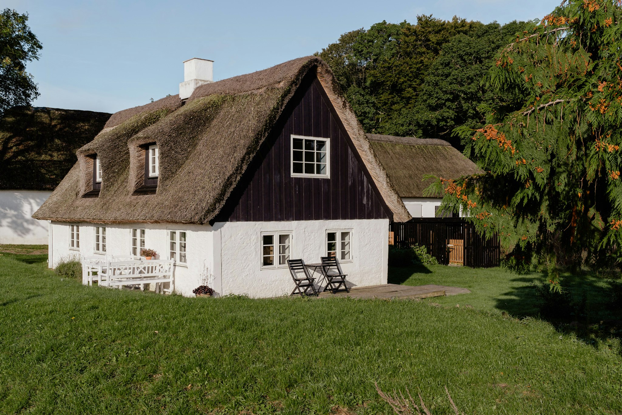 The calm subsides in a thatched house in Mols Bjerge