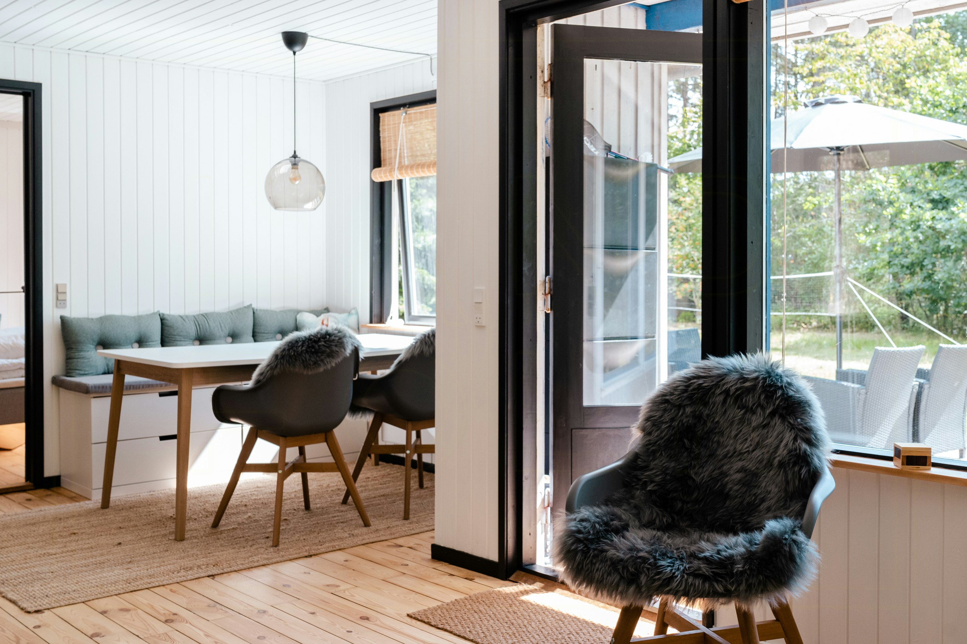 Cosy summer house close to a secret lake in the forest