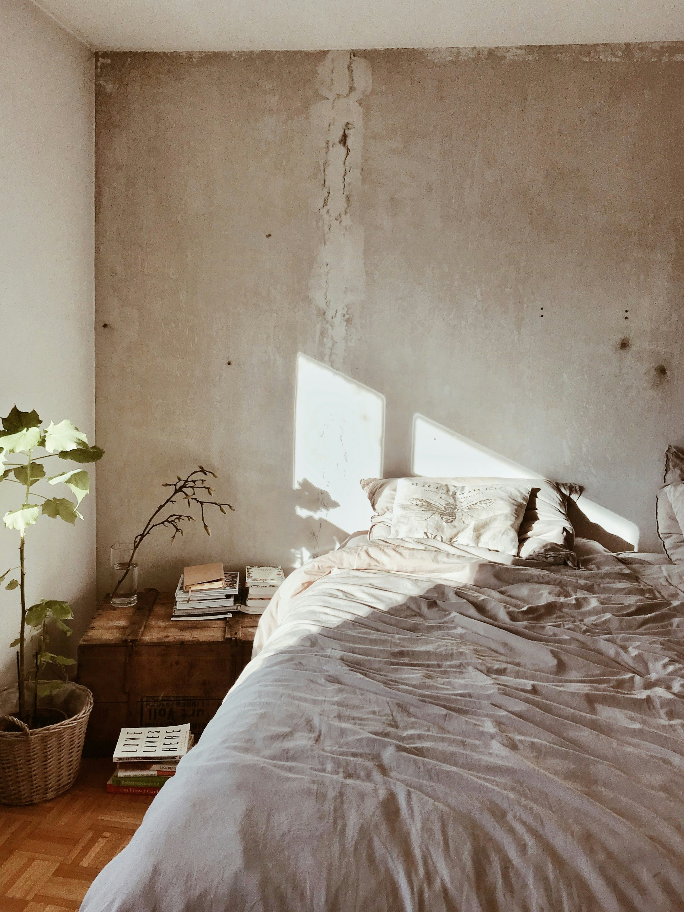 Art-filled holiday home with sea view