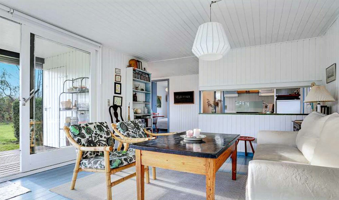 Relax on the Danish island Femø with fruit trees in the garden