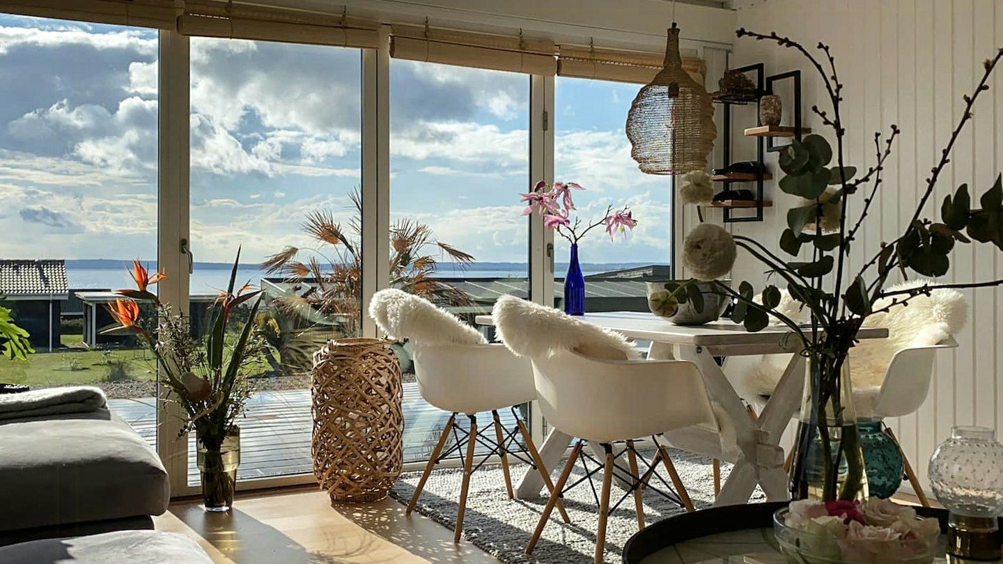 Beautiful renovated summer house with a stunning sea view