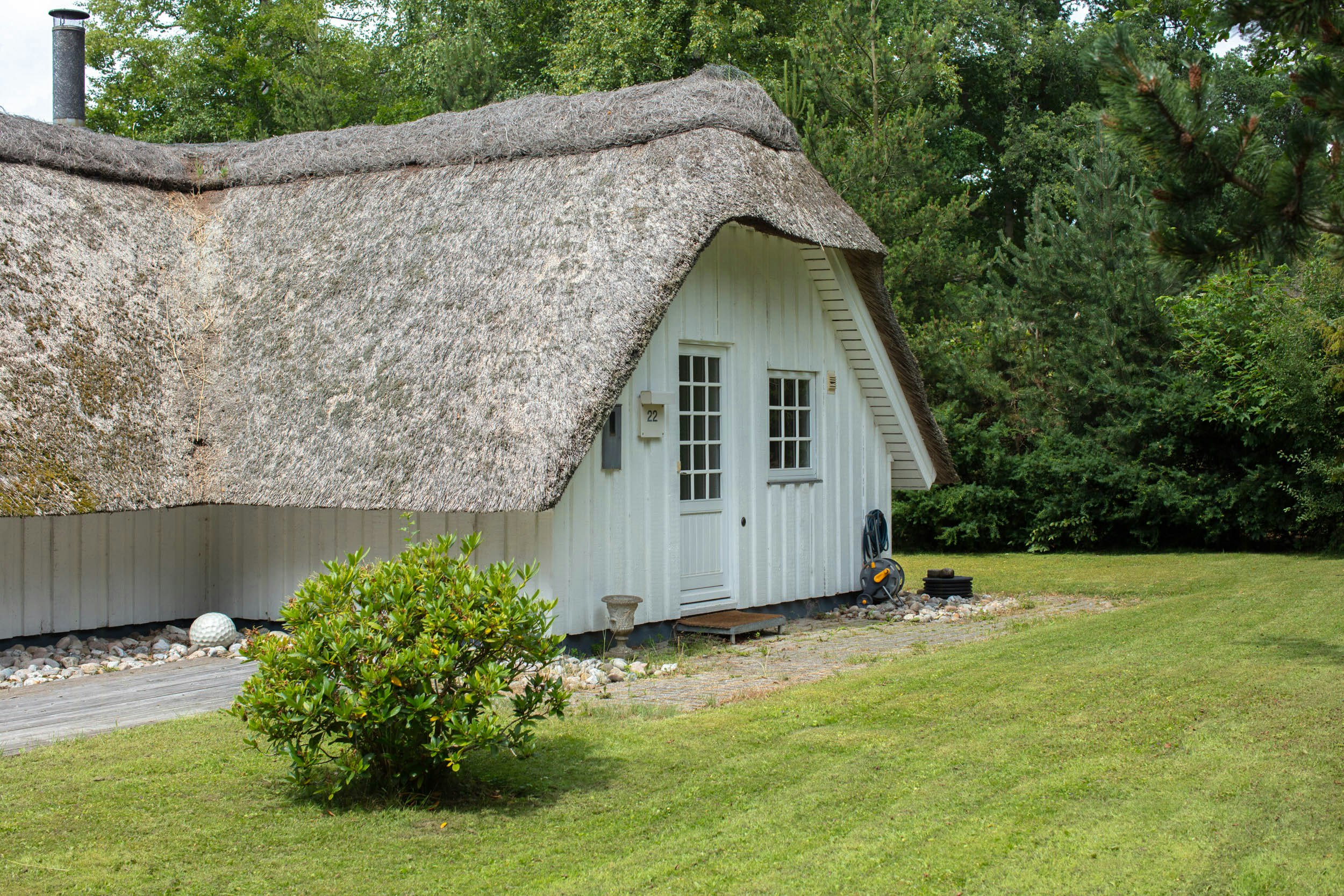 Idyllic and luxurious thatched summer house